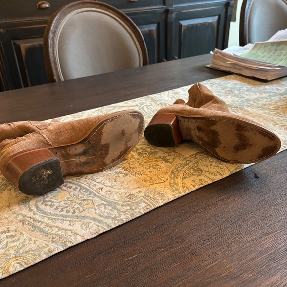 Dolce Vitta Booties - SZ. 9 1/2 Tan Suede - Picture 6 of 6